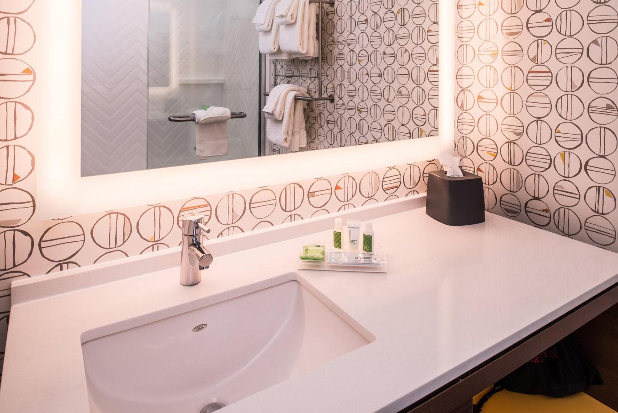 Holiday Inn Detroit Northwest - Livonia By Ihg Extérieur photo